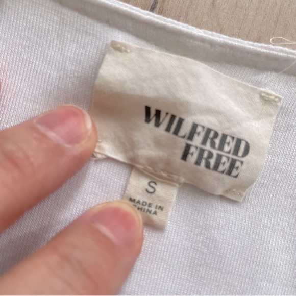 ARITZIA WILFRED FREE Classic White V-Neck Camisole Top - Picture 5 of 8